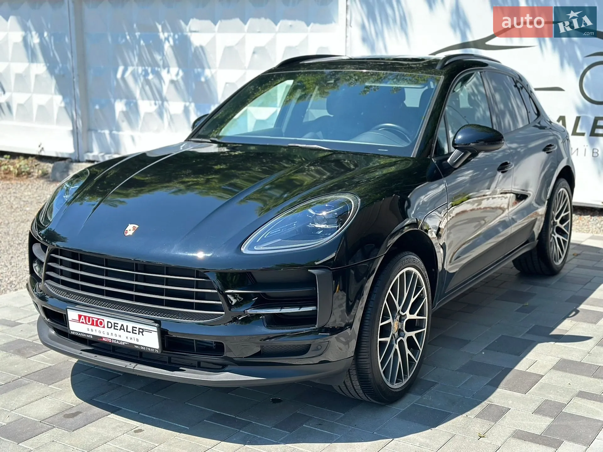 2020 Porsche Macan - мініатюра 3