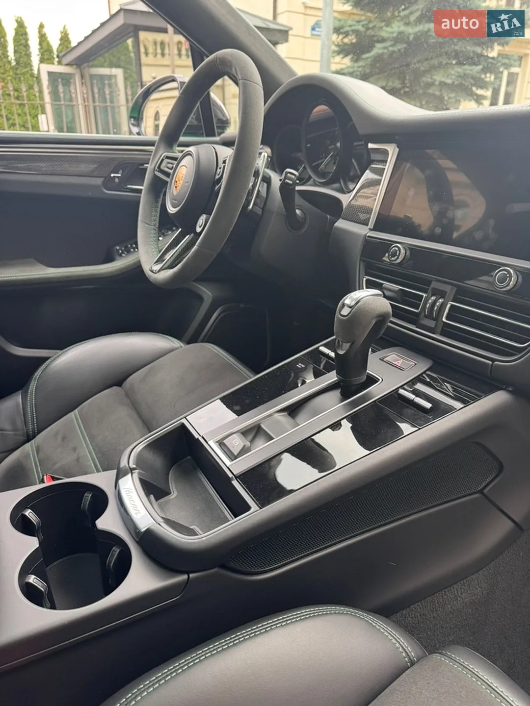 2021 Porsche Macan - мініатюра 17