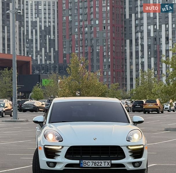 Позашляховик / Кросовер Porsche Macan 2016 в Києві