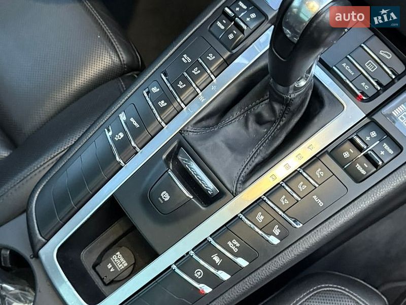 Позашляховик / Кросовер Porsche Macan 2016 в Києві