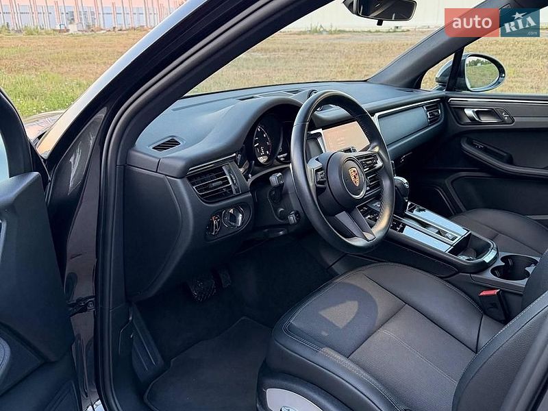 Внедорожник / Кроссовер Porsche Macan 2023 в Киеве
