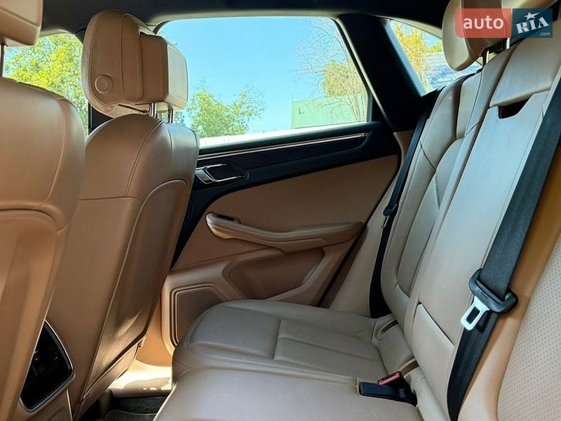Внедорожник / Кроссовер Porsche Macan 2019 в Киеве