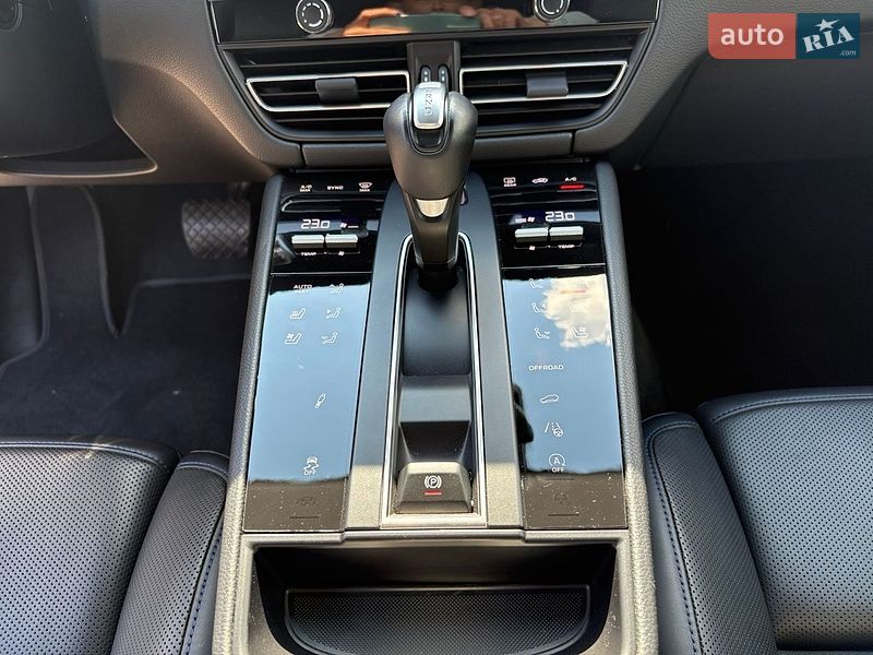 Позашляховик / Кросовер Porsche Macan 2023 в Києві
