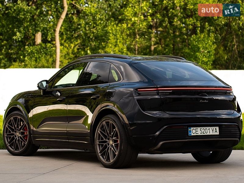 Внедорожник / Кроссовер Porsche Macan 2024 в Луцке