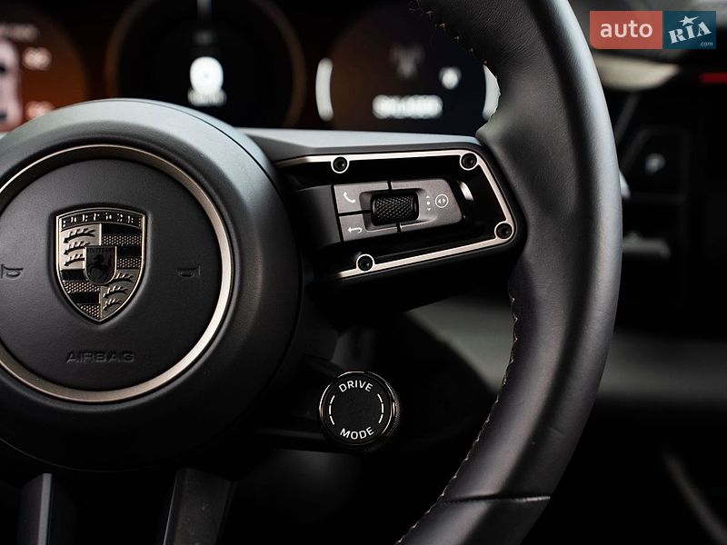 Внедорожник / Кроссовер Porsche Macan 2024 в Луцке