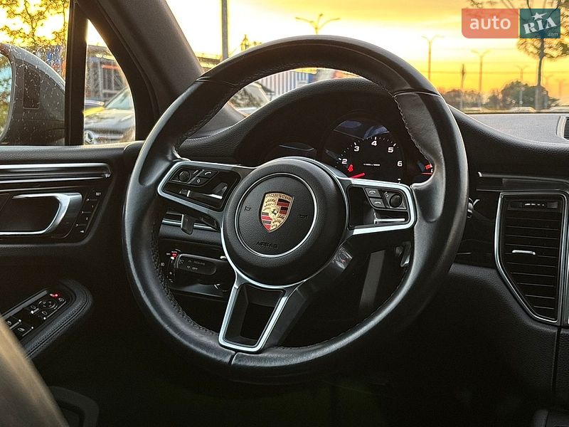 Позашляховик / Кросовер Porsche Macan 2018 в Києві