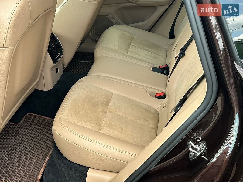 Позашляховик / Кросовер Porsche Macan 2020 в Вінниці
