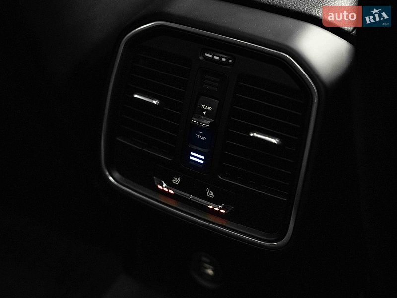 Внедорожник / Кроссовер Porsche Macan 2016 в Черновцах