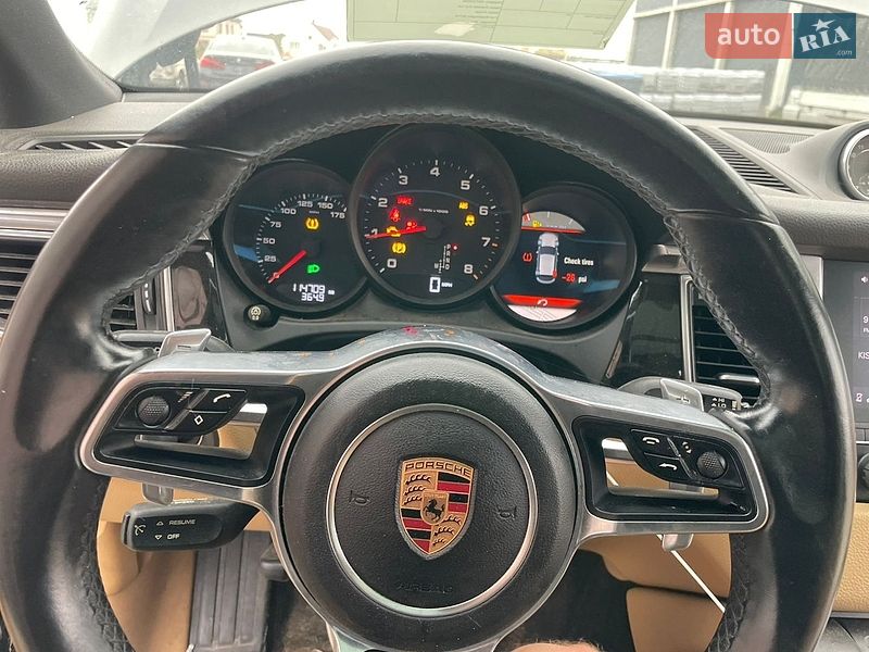Позашляховик / Кросовер Porsche Macan 2017 в Львові