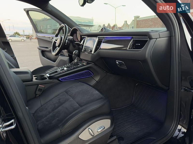 Внедорожник / Кроссовер Porsche Macan 2016 в Киеве