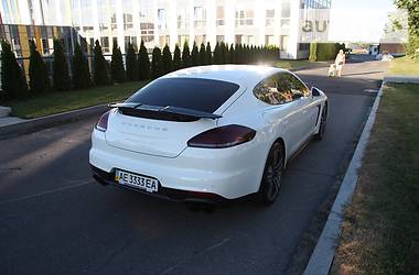 Хэтчбек Porsche Panamera 2013 в 