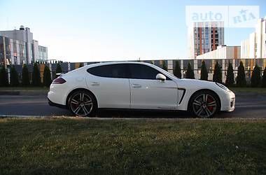 Хэтчбек Porsche Panamera 2013 в 