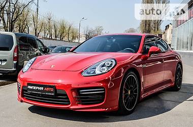 Седан Porsche Panamera 2014 в Киеве