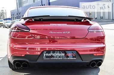 Седан Porsche Panamera 2014 в Киеве