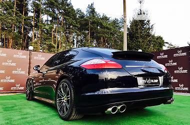 Хэтчбек Porsche Panamera 2010 в Киеве