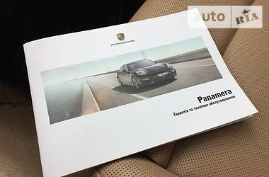 Седан Porsche Panamera 2013 в Киеве