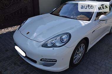 Седан Porsche Panamera 2010 в Запоріжжі