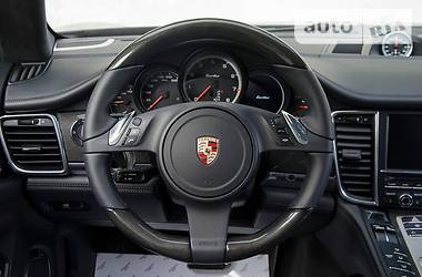 Седан Porsche Panamera 2010 в Киеве