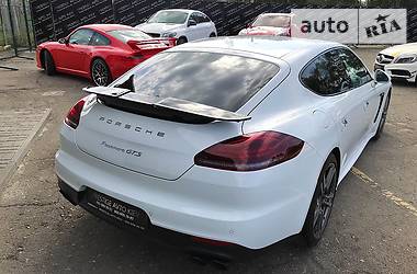 Седан Porsche Panamera 2014 в Киеве