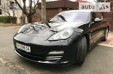 Седан Porsche Panamera 2011 в Киеве