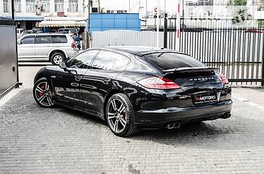 Седан Porsche Panamera 2012 в Киеве