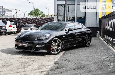 Седан Porsche Panamera 2012 в Киеве