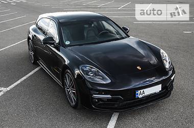 Другие легковые Porsche Panamera 2017 в Киеве