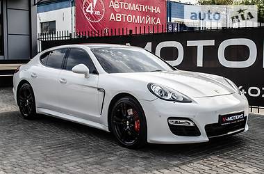 Седан Porsche Panamera 2011 в Киеве