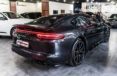 Седан Porsche Panamera 2017 в Одессе