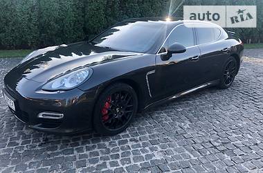 Седан Porsche Panamera 2010 в Києві