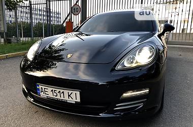 Седан Porsche Panamera 2011 в Днепре