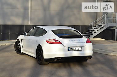 Лифтбек Porsche Panamera 2011 в Киеве