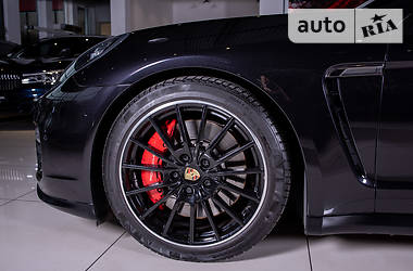 Хетчбек Porsche Panamera 2014 в 