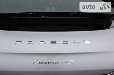 Хетчбек Porsche Panamera 2013 в Києві