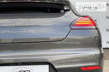 Хетчбек Porsche Panamera 2013 в 