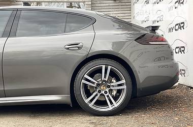 Хетчбек Porsche Panamera 2013 в 