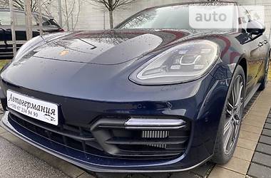 Купе Porsche Panamera 2019 в 