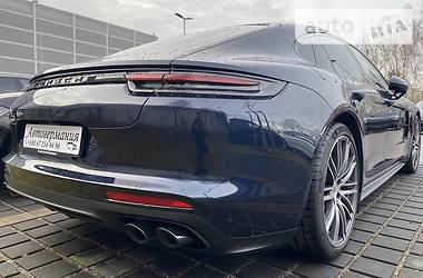 Купе Porsche Panamera 2019 в 