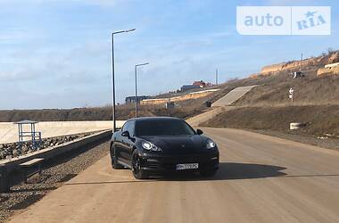 Фастбэк Porsche Panamera 2012 в Одессе