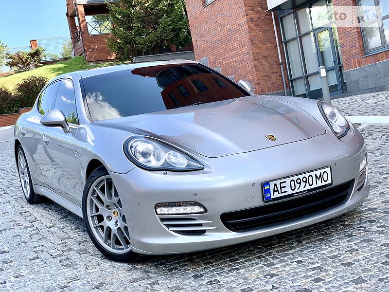 Хетчбек Porsche Panamera 2012 в Києві
