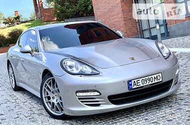 Хэтчбек Porsche Panamera 2012 в Киеве