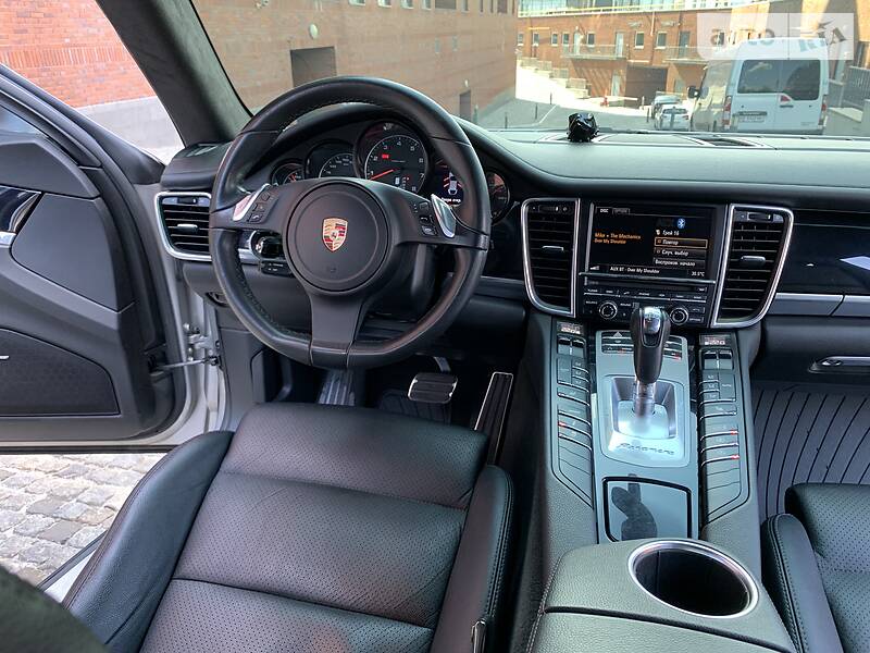Хетчбек Porsche Panamera 2012 в Києві
