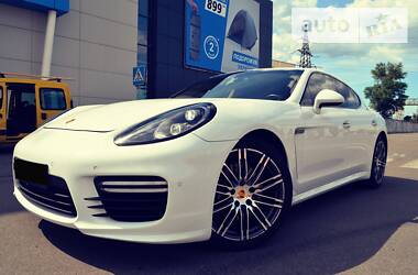 Лифтбек Porsche Panamera 2016 в Киеве