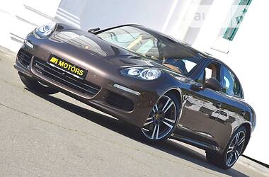 Хетчбек Porsche Panamera 2013 в 