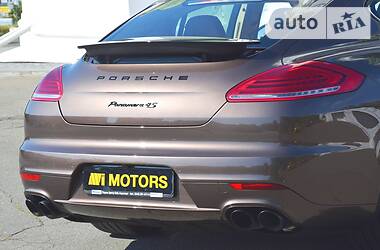 Хетчбек Porsche Panamera 2013 в 