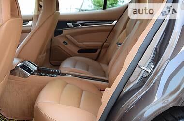 Хетчбек Porsche Panamera 2013 в 