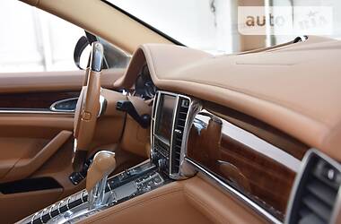 Хетчбек Porsche Panamera 2013 в 