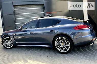 Седан Porsche Panamera 2014 в Харькове