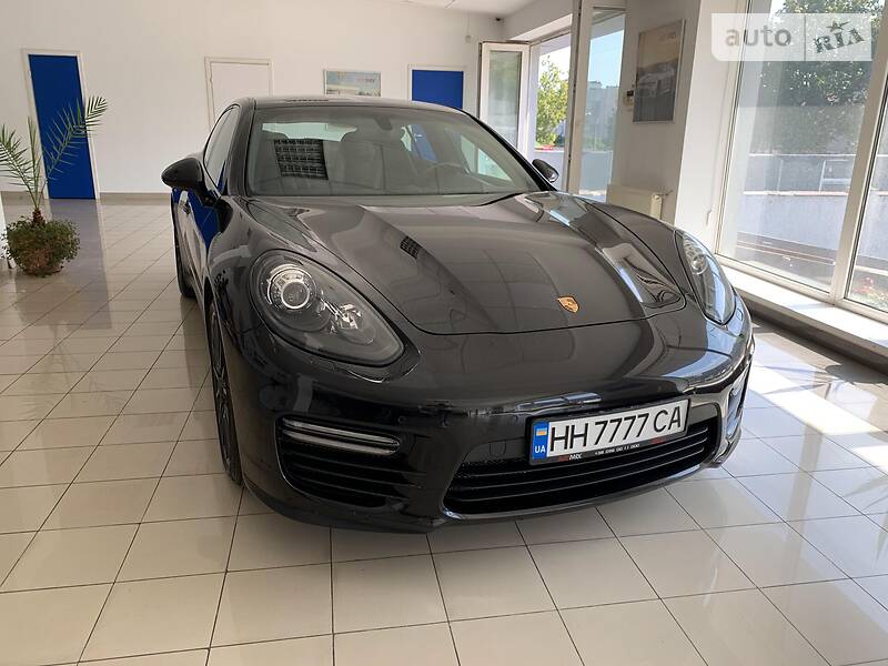 Седан Porsche Panamera 2013 в Одесі