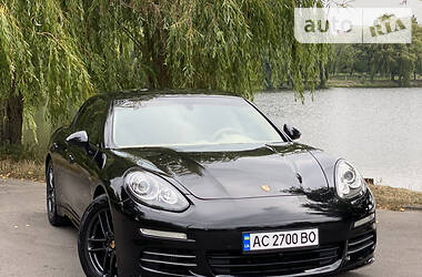 Лифтбек Porsche Panamera 2013 в Киеве